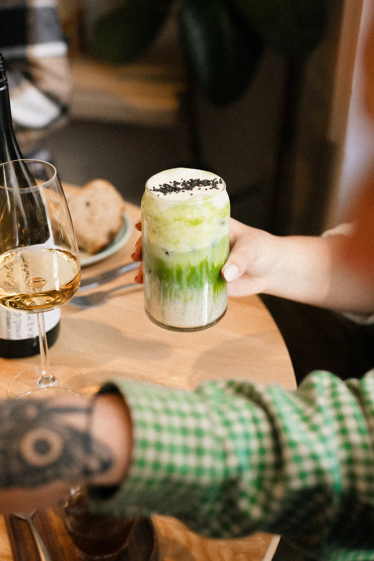 Sklenice matcha latte